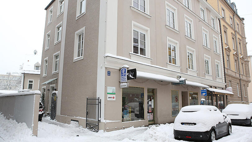 Im Hinterhof dieses Hauses in der Kurfürstenstraße kann das Theater Und so fort seit 2017 nicht mehr spielen.
