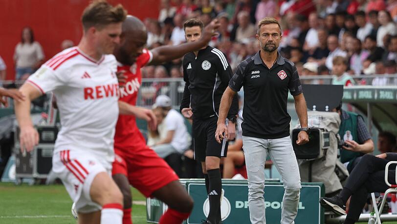 Michael Schiele schaute bei seinen W&uuml;rzburgern ganz genau hin.