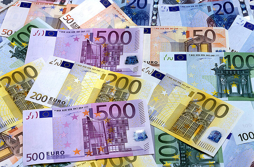 Das Geld habe er bei Sportwetten verdient, sagte der Münchner gegenüber den Zöllnern. (Symbolbild)