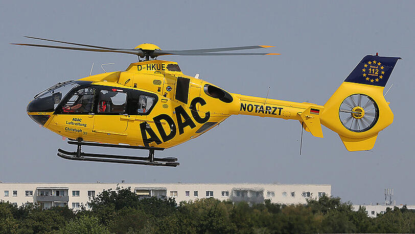 Das Kind wurde mit einem Hubschrauber ins Krankenhaus gebracht - doch die Ärzte konnten nichts mehr tun. (Archivbild) Das Kind wurde mit einem Hubschrauber ins Krankenhaus gebracht - doch die Ärzte konnten nichts mehr tun. (Archivbild)