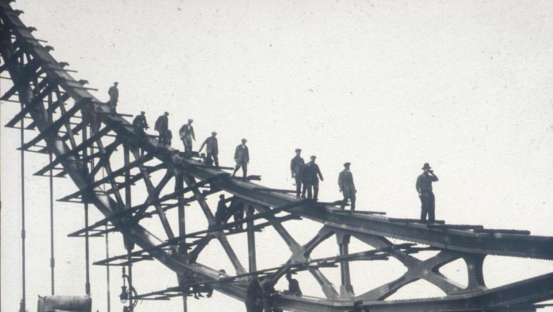 Zwei Millionen schweren Nieten halten das Stahlgerüst. Zwei Millionen schweren Nieten halten das Stahlgerüst.