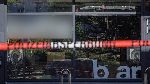 Der Tatverdächtige hatte vor einer Bar mehrere Menschen angegriffen und verletzt.