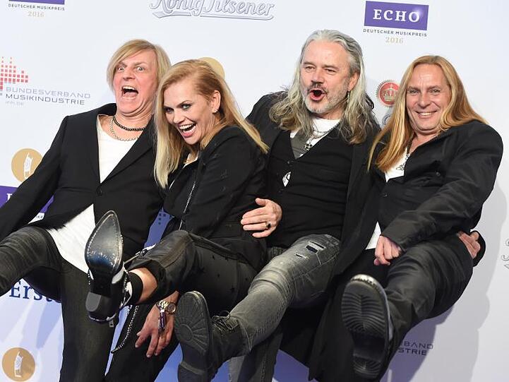 Anna Loos und die Mitglieder ihrer früheren Band Silly. Die Sängerin kann es sich vorstellen, noch einmal zur Gruppe zurückzukehren.
