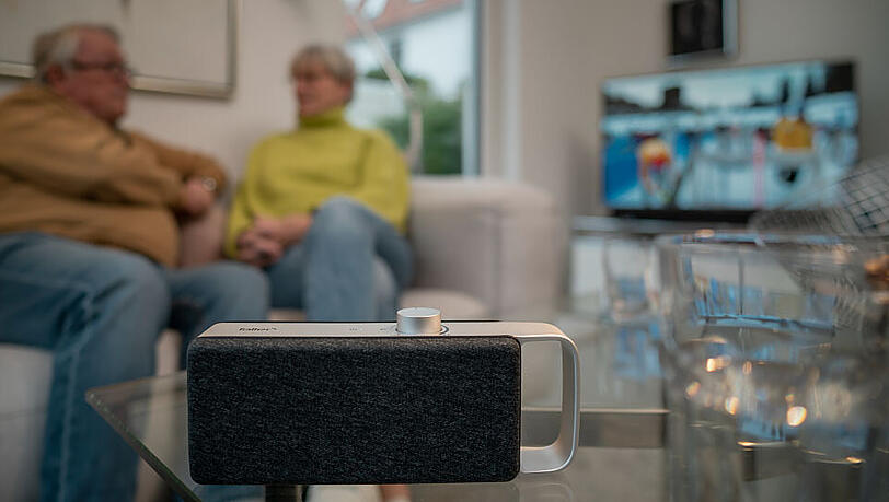 Egal ob Serienklassiker, Musiksendungen oder Sportübertragungen: Mit gut verständlicher Sprache machen die Lieblingsformate im TV noch mehr Freude. Egal ob Serienklassiker, Musiksendungen oder Sportübertragungen: Mit gut verständlicher Sprache machen die Lieblingsformate im TV noch mehr Freude.