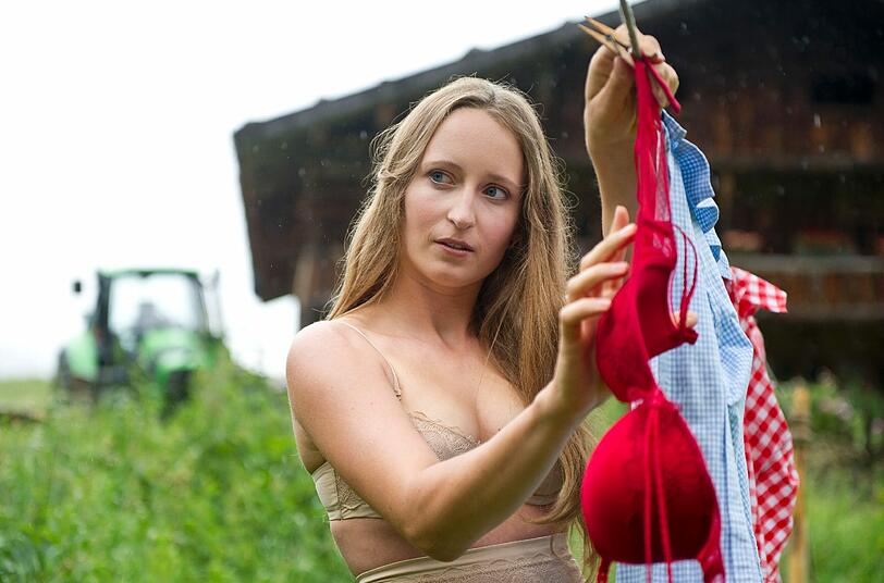 Am bayerischen Spitzingsee präsentierten sich die Models für den Bauernkalender sexy wie eh und je - hier sehen Sie die besten Bilder des Shootings.