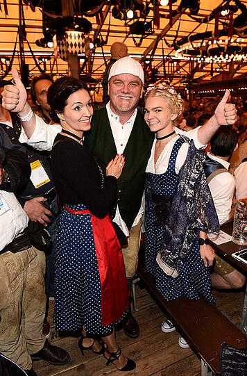 DJ Ötzi mit Frau Sonja und Tochter Lisa