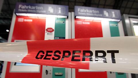 Die Täter entwendeten eine Geldkassette aus dem Ticketautomaten und flüchteten unerkannt. (Symbolbild)