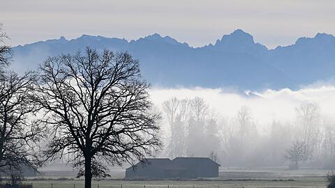 In den Bergen und im südlichen Alpenvorland erwartet der DWD Sonne. (Archivbild)