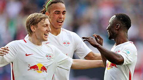 RB Leipzig setzt sich klar mit 4:0 gegen Darmstadt durch, Naby Keita (re.) trifft doppelt.