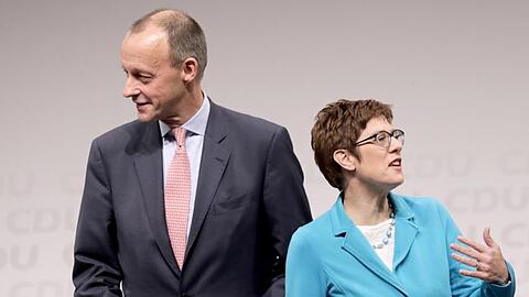 Friedrich Merz und Annegret Kramp-Karrenbauer am Freitag bei der CDU-Regionalkonferenz Berlin/Brandenburg.