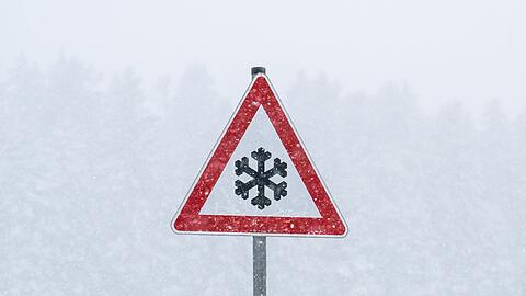 Im Hochschwarzwald sei sogar bis zu 20 Zentimeter neuer Schnee möglich, so der DWD.
