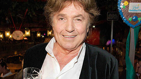 Teilt verbal aus: Schlager-Star Chris Roberts im Weinzelt.