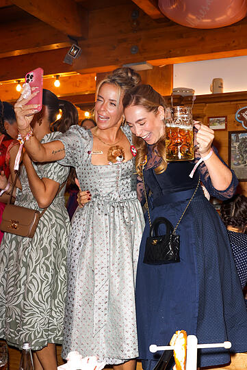 Marina Hoermanseder mit Freundin