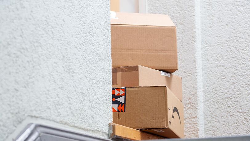 Zu Weihnachten werden wieder jede Menge Pakete geliefert. (Symbolbild) Zu Weihnachten werden wieder jede Menge Pakete geliefert. (Symbolbild)