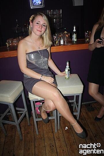 Und dank dem Feiertag konnte man im Crown's Club am Sonntag auch noch die "La Familia Special"-Party genießen. Mehr Bilder von der Veranstaltung gibt's unter www.nachtagenten.de.