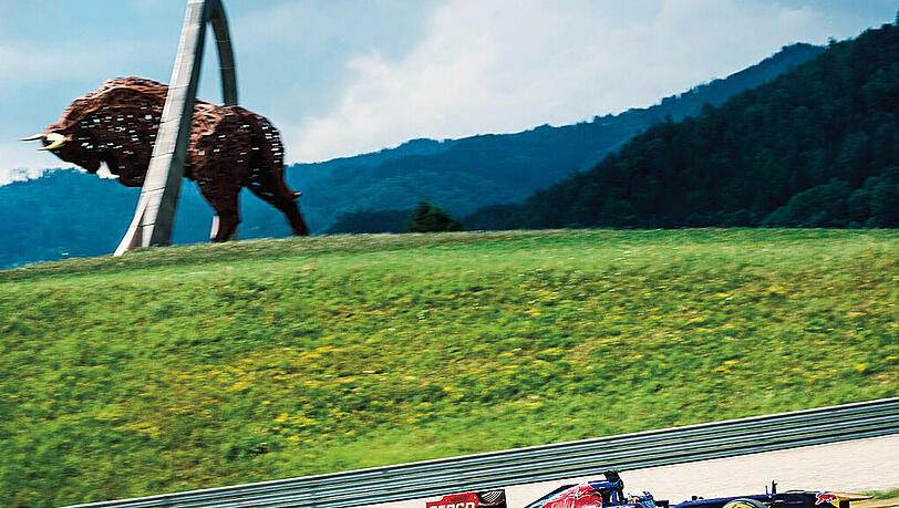 Zurück im Reich des Bullen: In Spielberg ist am Wochenende vom 19. bis 21. Juni wieder die Formel 1 zu Gast. Zurück im Reich des Bullen: In Spielberg ist am Wochenende vom 19. bis 21. Juni wieder die Formel 1 zu Gast.
