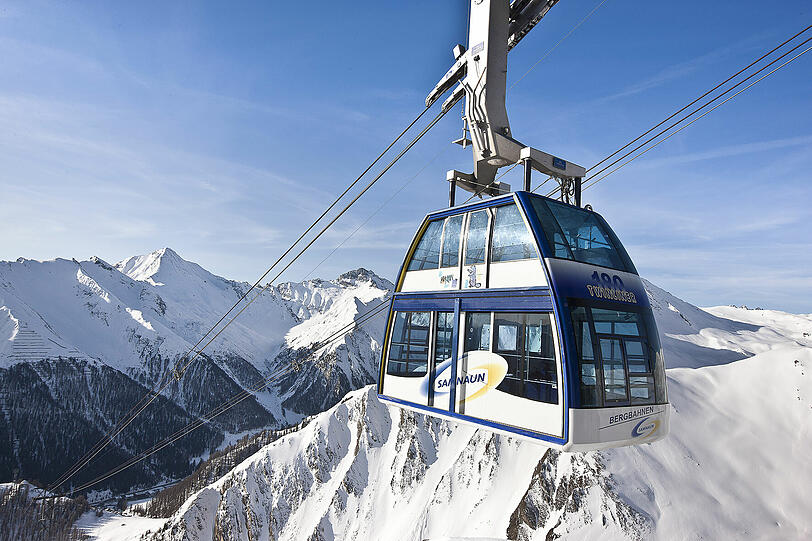 Twinliner Gondel im Skigebiet Samnaun - 43 moderne Beförderungsanlagen lassen keine Wartezeiten aufkommen, Schneesicherheit garantiert schon die Lage der meisten Pisten über 2.000 m.