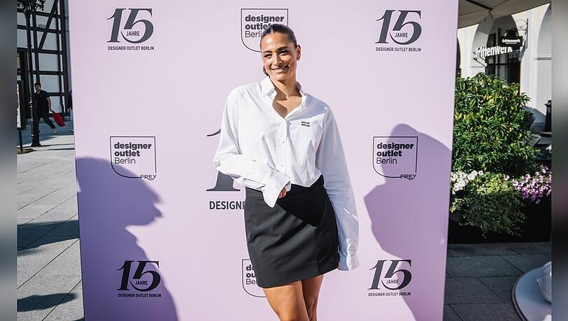 Amira Aly beim 15-jährigen Jubiläumsevent im Designer Outlet Berlin.