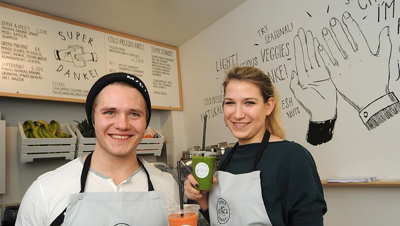 Grün, orange, bunt: Die Smoothies im Superdanke.