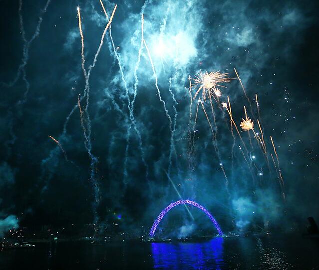 Beim "Sommernachtstraum" im Olympiapark bekamen die Münchner ein Feuerwerk der Superlative geboten. Die Bilder der Pyro-Show.