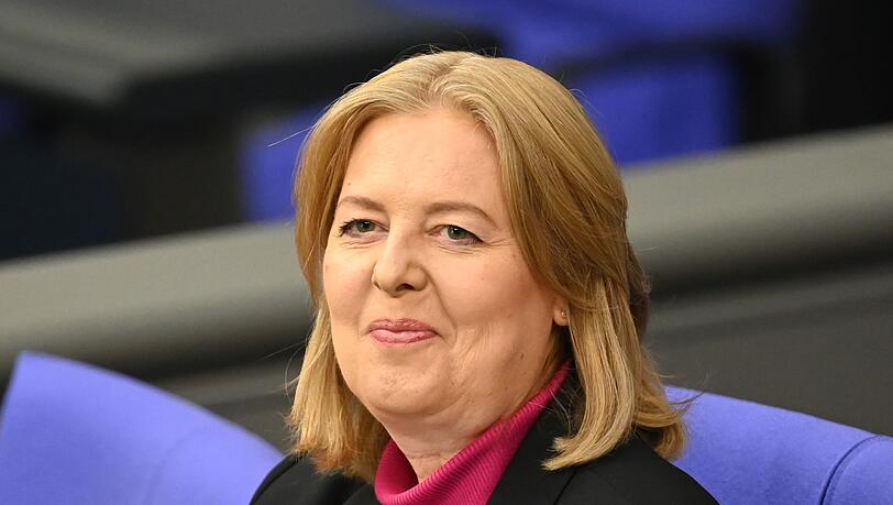 Der Beamtenbund ist strikt gegen die Forderung der neuen Ministerin. (Archivbild)