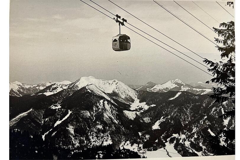 Seit 1951 gibt es beim Tegernsee die Wallbergbahn. Heutzutage fahren damit rund 200.000 G&auml;ste pro Jahr.