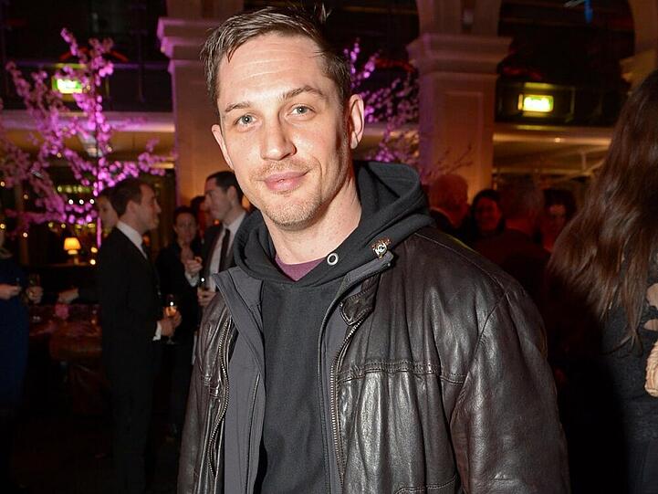 So ist Tom Hardy normalerweise angezogen