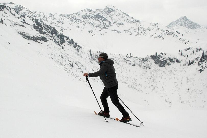 Eine Alternative zum Trubel in Kitzbühel und auf dem Hahnenkamm ist das Tourengehen - oberhalb der Hochwildalm ist man unter der Woche ungestört.