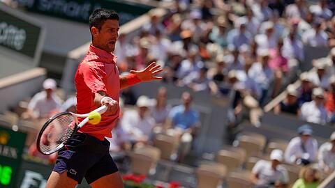 Novak Djokovic steht im Viertelfinale der French Open.