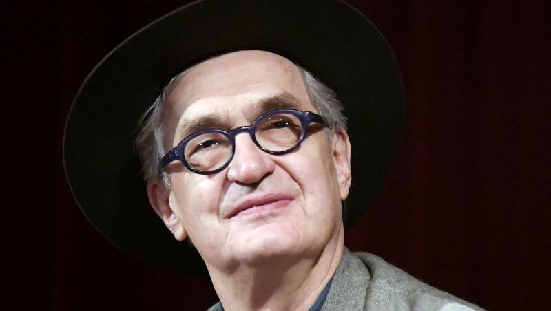 Wim Wenders hat Sebastiao Salgado in seinem Dokumentarfilm "Das Salz der Erde" porträtiert. Wim Wenders hat Sebastiao Salgado in seinem Dokumentarfilm "Das Salz der Erde" porträtiert.