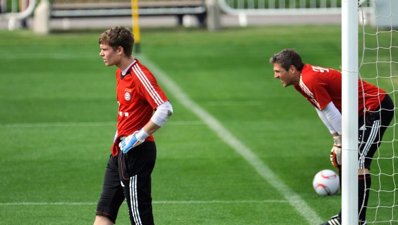Thomas Kraft hütet ab der Rückrunde das Tor des FC Bayern. Jörg Butt (r.) muss sich hinten anstellen. Thomas Kraft hütet ab der Rückrunde das Tor des FC Bayern. Jörg Butt (r.) muss sich hinten anstellen.