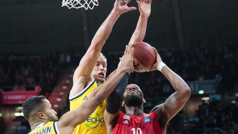Johannes Thiemann und Luke Sikma treffen mit Alba Berlin auf die Münchner um Greg Monroe. Johannes Thiemann und Luke Sikma treffen mit Alba Berlin auf die Münchner um Greg Monroe.