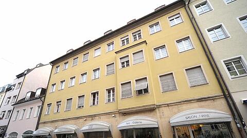 In diesem Haus in der Kreuzstraße stehen seit 17 Jahren Wohnungen leer. Es gehört der Stadt.