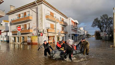 In weiten Teilen Portugals wurde erneut wegen des Sturms "Marta" die zweith&ouml;chste Alarmstufe Orange ausgerufen.
