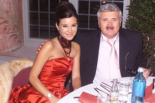 Ein Bild aus besseren Tagen: Schönheits-Chirurg Franz Gsell (&dagger;2003) mit seiner damals noch weitgehend natürlich gebauten Frau Tatjana.