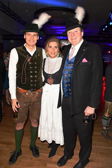 Dr. Franz Strauss mit Frau Birgit und Sohn.