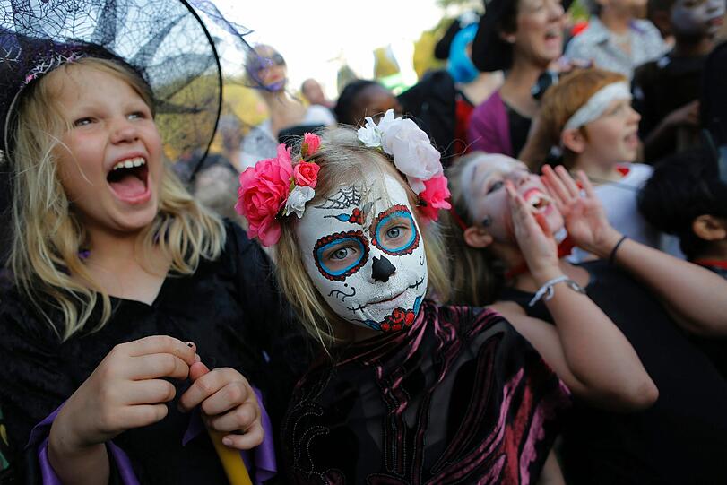 Weltweit feierten die Menschen Halloween. Wir zeigen die Gruseligsten Bilder!