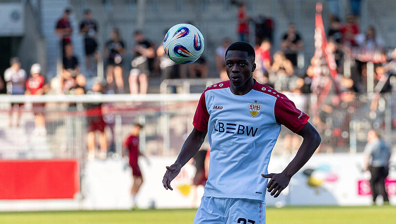 Ex-Löwe Mansour Ouro-Tagba läuft seit Sommer auf Leihbasis für Sechzigs kommenden Gegner VfB Stuttgart II auf. Ex-Löwe Mansour Ouro-Tagba läuft seit Sommer auf Leihbasis für Sechzigs kommenden Gegner VfB Stuttgart II auf.