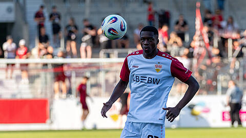 Ex-Löwe Mansour Ouro-Tagba läuft seit Sommer auf Leihbasis für Sechzigs kommenden Gegner VfB Stuttgart II auf.