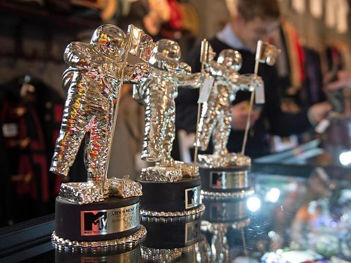 Auch die MTV-Music Awards von Keith Flint werden versteigert.