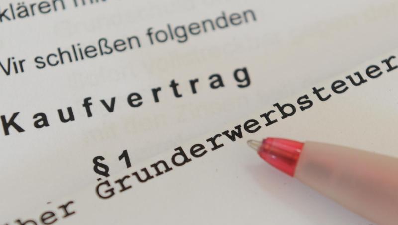Die Grunderwerbsteuer wird seit 2006 von den Bundesländern erhoben. Seitdem haben fast alle den Steuersatz erhöht. Die Grunderwerbsteuer wird seit 2006 von den Bundesländern erhoben. Seitdem haben fast alle den Steuersatz erhöht.