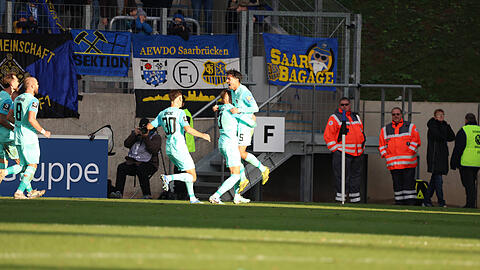 Der TSV 1860 gewinnt gegen den 1. FC Saarbrücken nach eine späten Treffer mit 3:2.