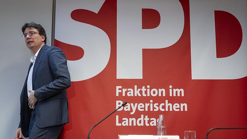 Der Münchner Florian von Brunn (55) führte seit 2021 die Bayern-SPD und die Fraktion im Maximilianeum. Nun hat er beide Ämter zur Verfügung gestellt. Der Münchner Florian von Brunn (55) führte seit 2021 die Bayern-SPD und die Fraktion im Maximilianeum. Nun hat er beide Ämter zur Verfügung gestellt.