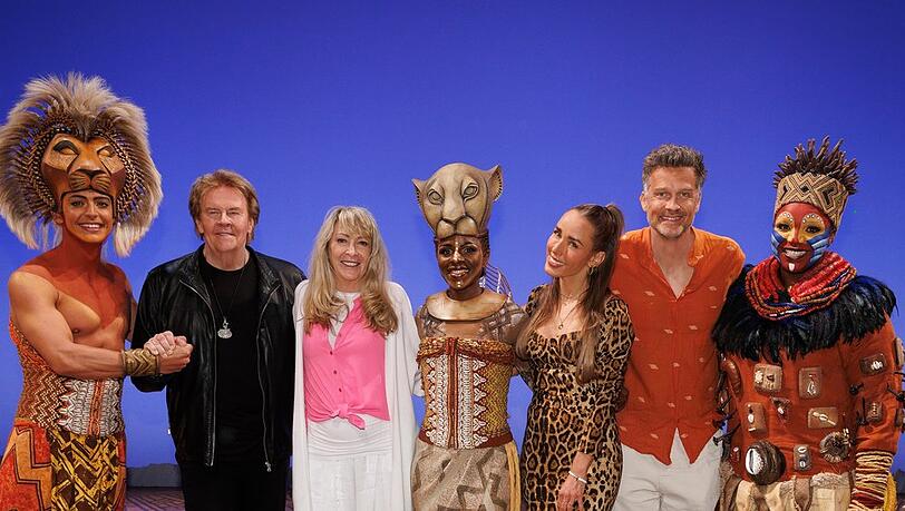 Gonzalo Campos López, Howard Carpendale, Donnice Pierce, Nokwanda Khuzwayo, Annemarie und Wayne Carpendale, Bongiwe Malunga (v.l.n.r.)