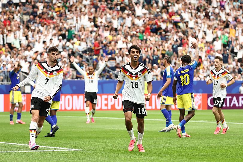 Auch Bald-Bayern-Star Nathaniel Brown konnte sich als Torschütze auf der Anzeigentafel verewigen. Auch Bald-Bayern-Star Nathaniel Brown konnte sich als Torschütze auf der Anzeigentafel verewigen.