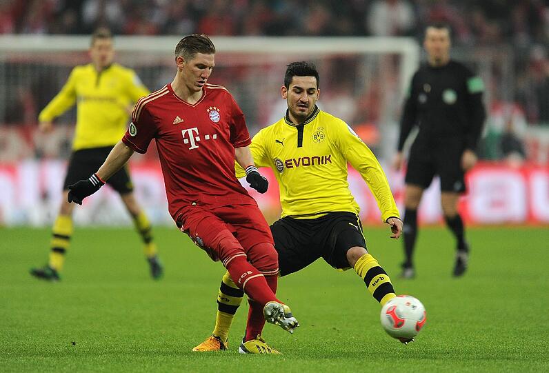 Bastian Schweinsteiger im Zweikampf mit Dortmunds Ilkay Gündogan.