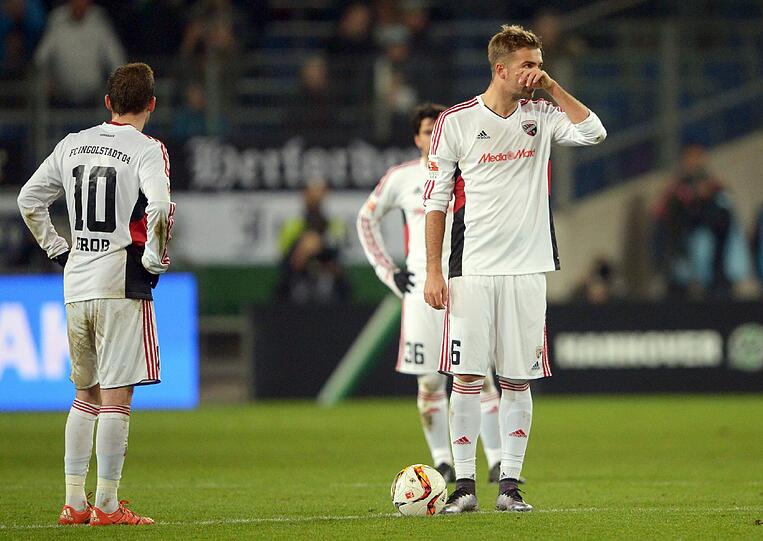 Ratlosigkeit beim FC Ingolstadt. Vier mal klingelte es in Hannover im eigenen Kasten.