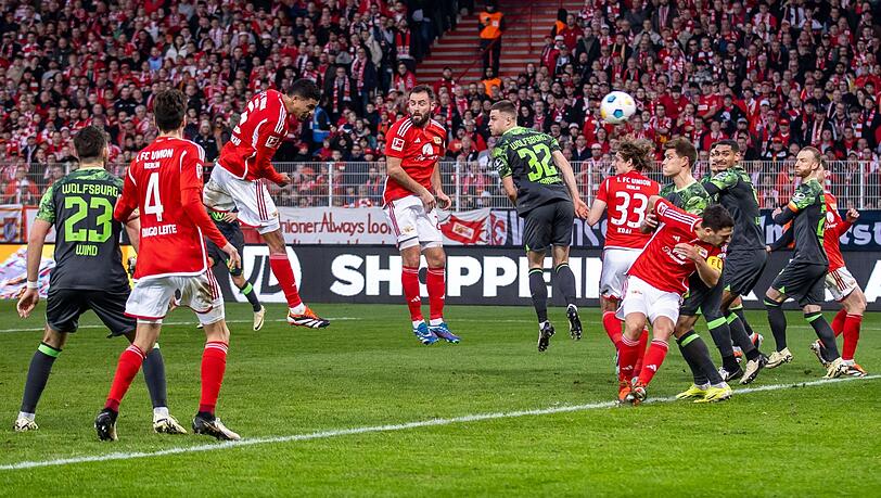 Danilho Doekhi (3.v.l) traf für Union Berlin zum 1:0.