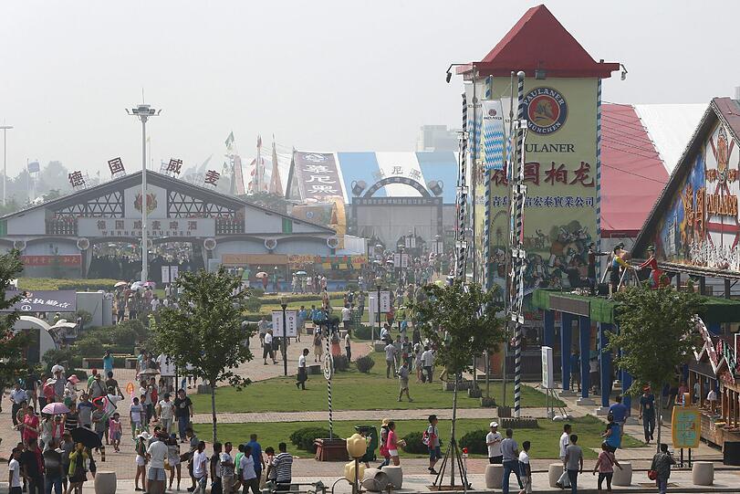So sieht es aus, wenn China Oktoberfest feiert. Bilder von der Wiesn-Kopie in Qingdao.