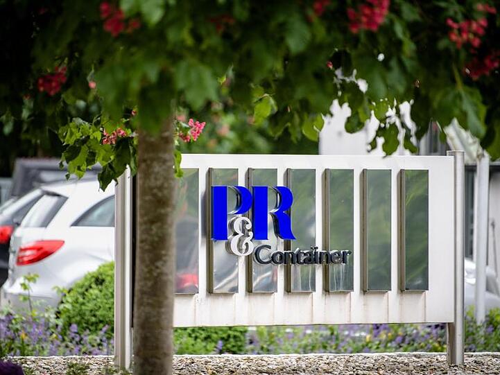 Das Logo der Containerinvestmentfirma P&R Container Vertriebs und Verwaltungs-GmbH. Foto: Matthias Balk/Archivbild